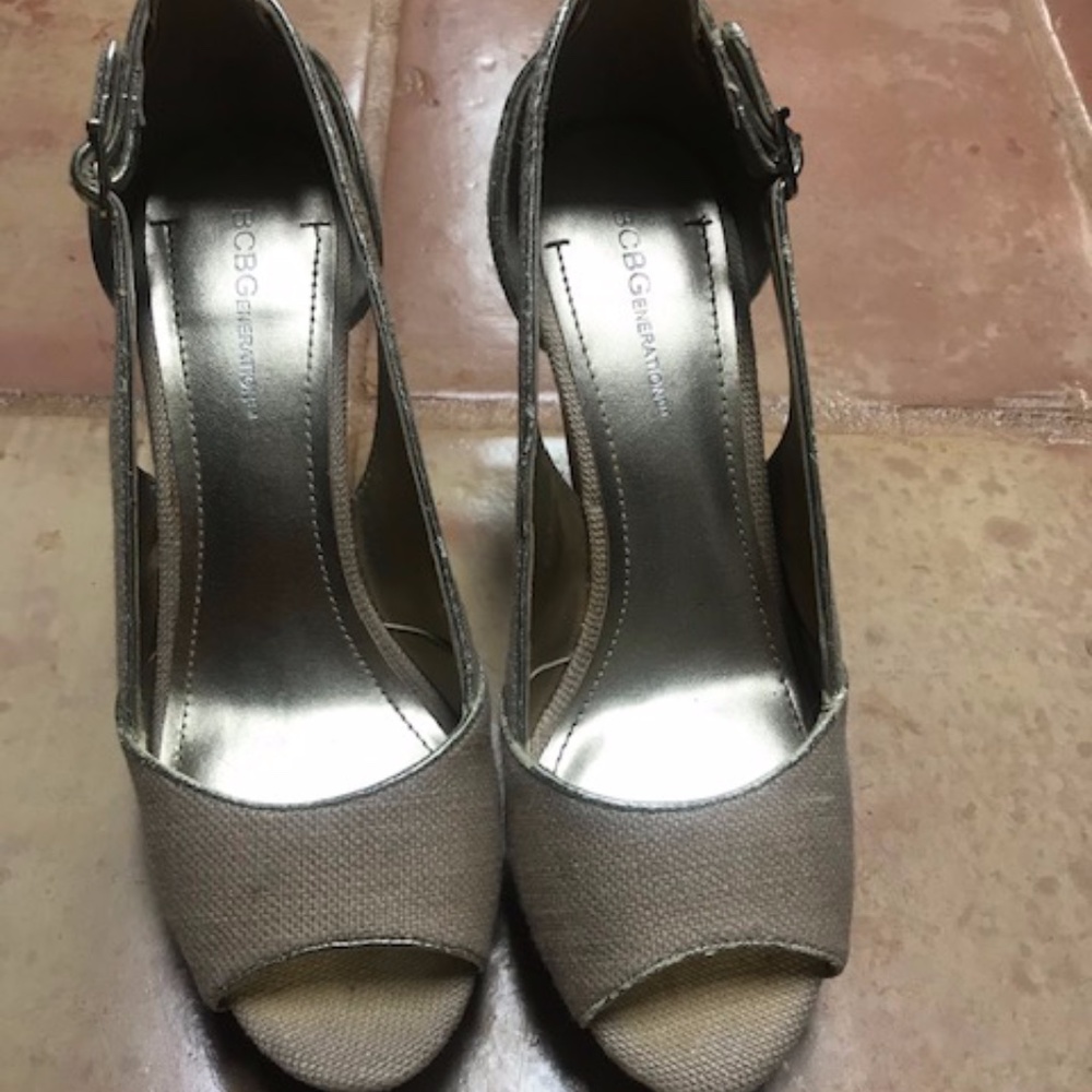 BCBGeneration Neutral Canvas Wedge Heels Sz 8.5